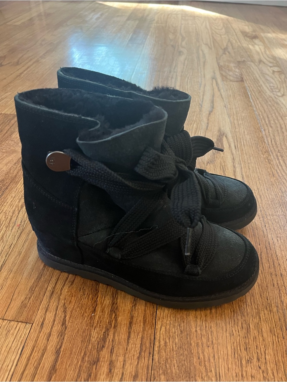 Uggs womenβs lace up Wedge Bootie. Size 6 US